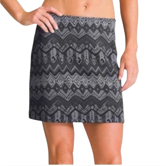Athleta Printed Tech Stretch Fleece Lined Arhletic Skirt Size MEDIUM - Picture 2 of 6